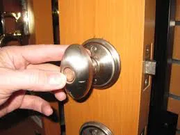 Locksmith Master Store Nahant, MA 781-318-3932 - door-unlock